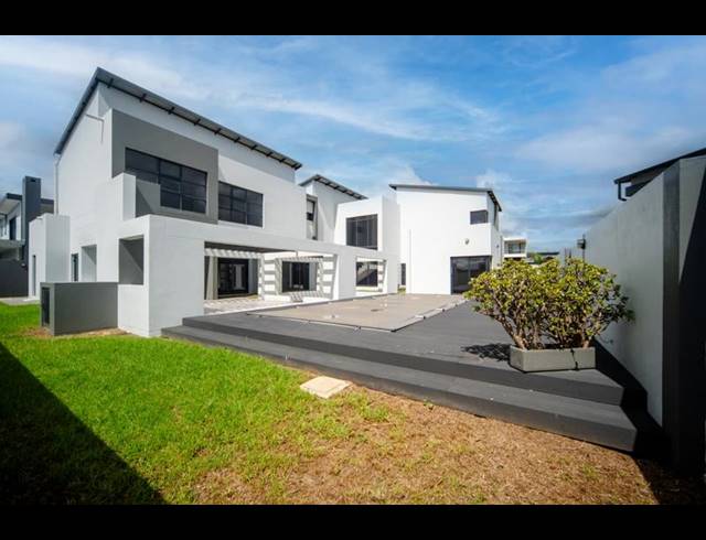 5 BEDROOM HOUSE FOR SALE IN SIX FOUNTAINS RESIDENTIAL ESTATE